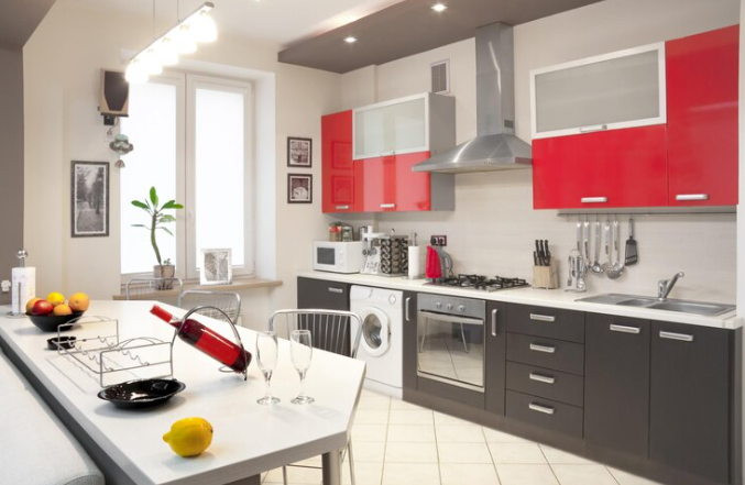 Optimizing Limited Spaces: 7 Smart Furniture Ideas for Enhanced Efficiency in Small Kitchens