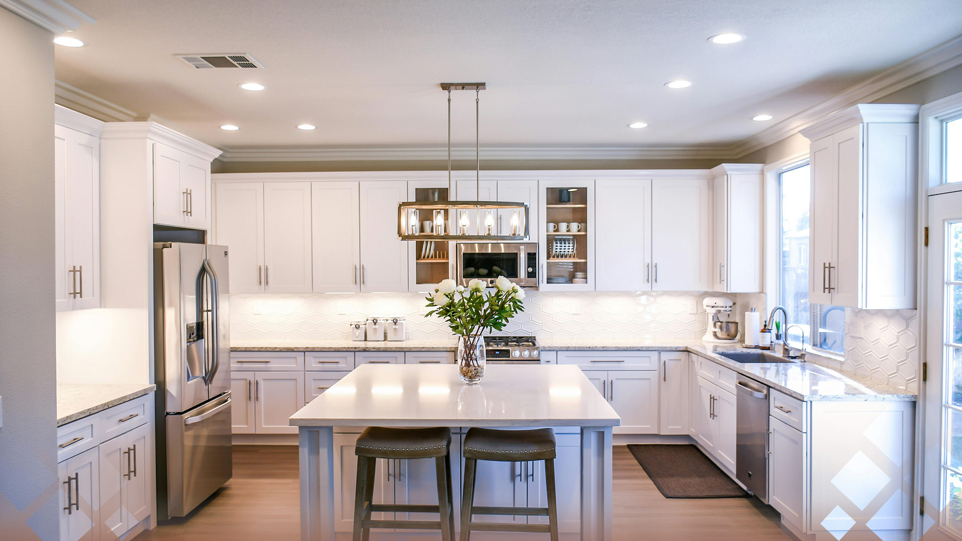 U-Shaped Modular Kitchen Design Layout With Island